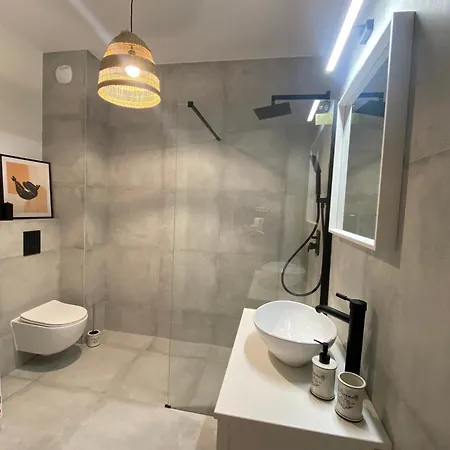 Centrum Z Miejscem Garażowym *